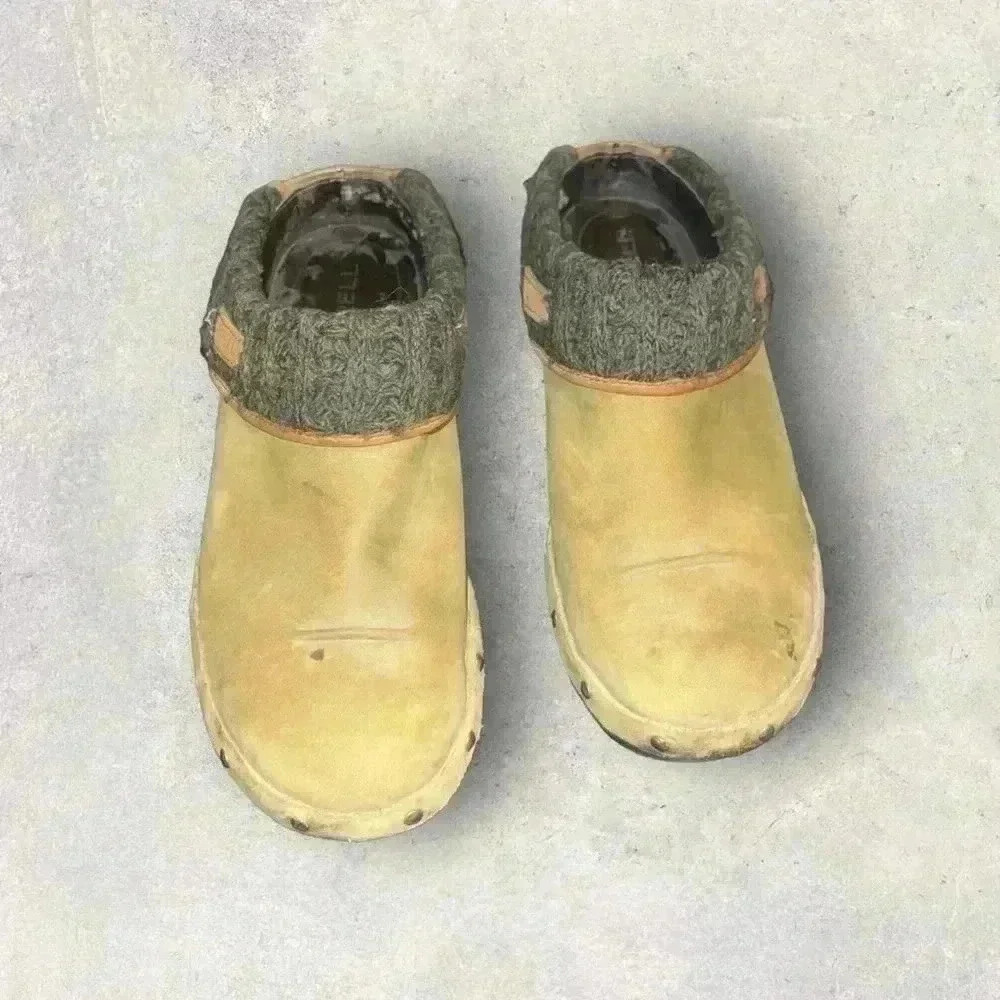 Merrell clogs size 7.5‎ - Picture 3 of 4